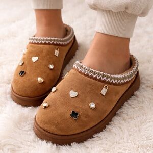 Women's Studded Charm Platform Mule Slippers Tan Size 5.5 NWT